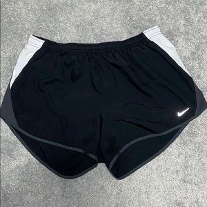 FINAL SALE: Nike tempo short, size L